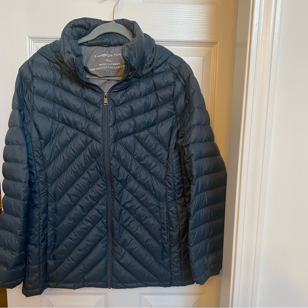London Fog Women’s Down Lightweight Jacket Sz XL. Excellent preowned condition